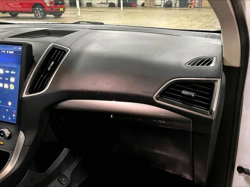 Certified 2024 Ford Edge SEL AWD/4WD image 15