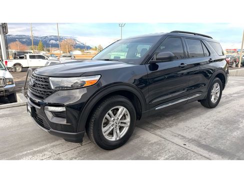 Used 2020 Ford Explorer XLT w/ Equipment Group 202A image 3