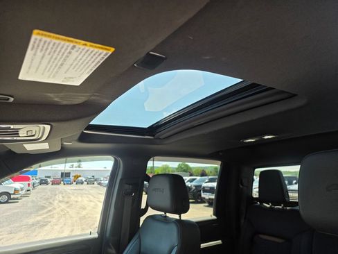 Used 2025 GMC Sierra 2500 AT4 w/ AT4 Premium Plus Package AWD/4WD image 30
