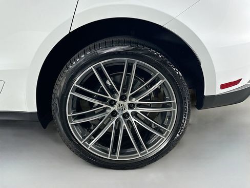 Certified 2025 Porsche Macan image 33