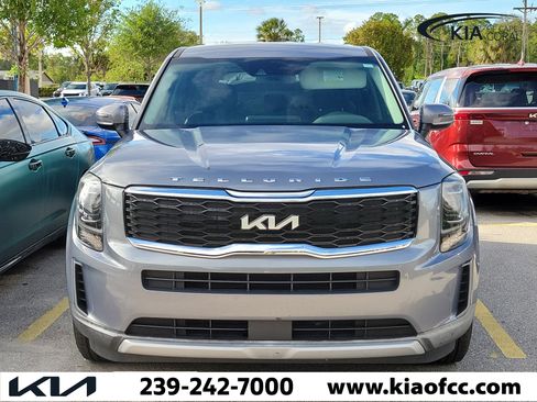 Used 2022 Kia Telluride LX image 2