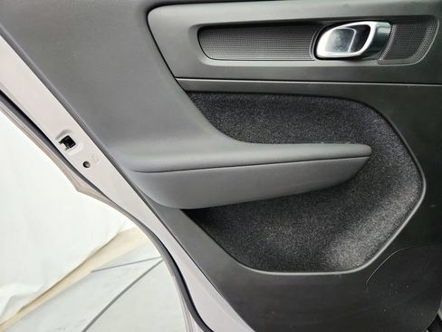 Used 2024 Volvo XC40 B5 Plus AWD/4WD image 27