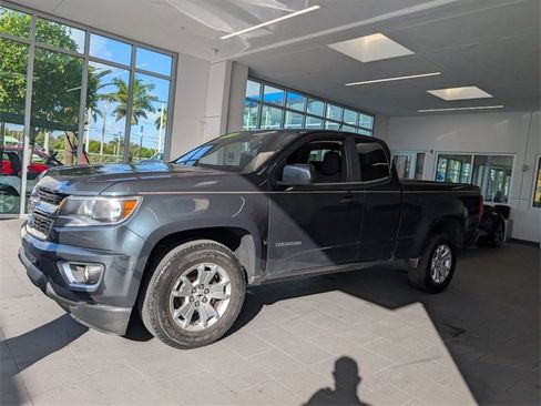 Used 2018 Chevrolet Colorado LT w/ LT Convenience Package image 3