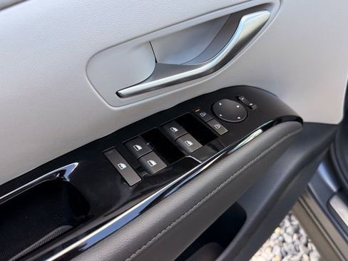 New 2025 Hyundai Tucson Limited image 7
