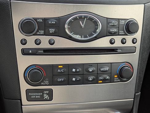 Used 2015 INFINITI Q40 Base AWD 4dr Sedan w/ Moonroof Package image 22