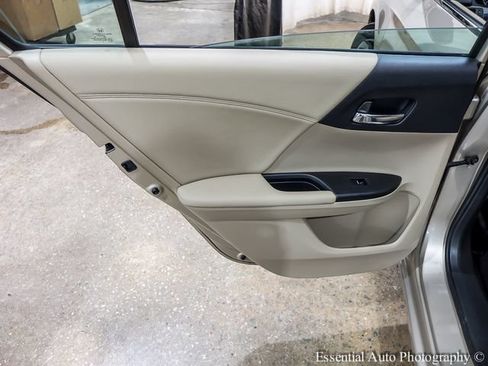 Used 2017 Honda Accord EX-L image 21