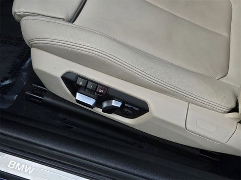 Used 2017 BMW 230i Convertible image 16