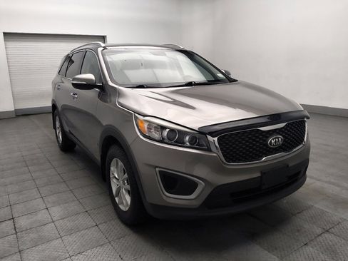 Used 2018 Kia Sorento FWD image 13
