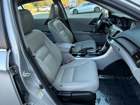 Used 2013 Honda Accord EX image 19