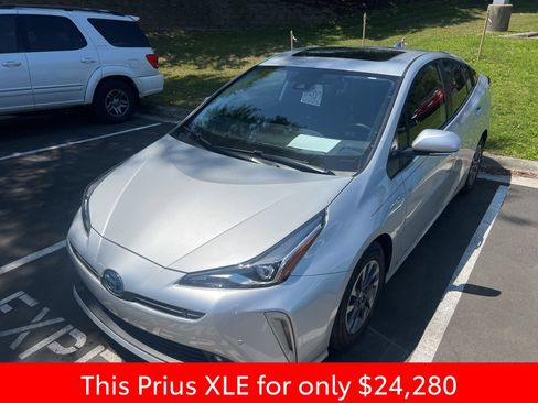 Used 2022 Toyota Prius XLE w/ Advanced Technology Package FWD image 5