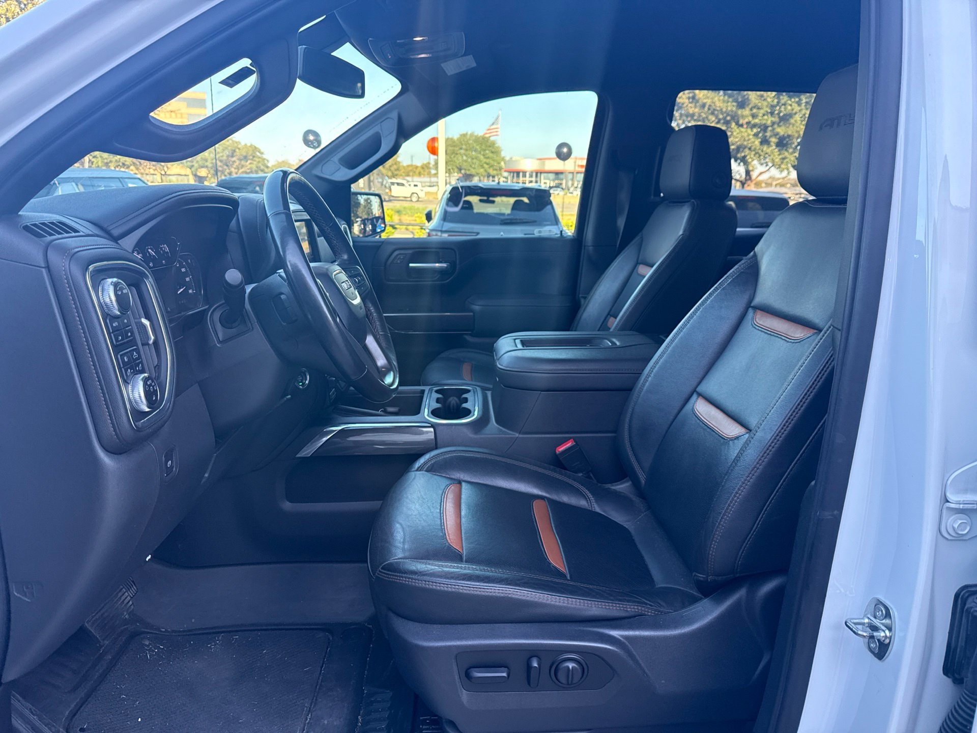 Used 2021 GMC Sierra 1500 AT4 w/ AT4 Value Package AWD/4WD image 7