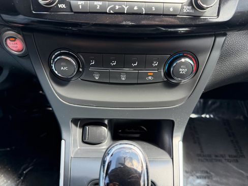 Used 2017 Nissan Sentra SV image 14