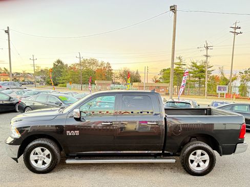 Used 2018 RAM 1500 Classic SLT w/ Luxury Group image 7