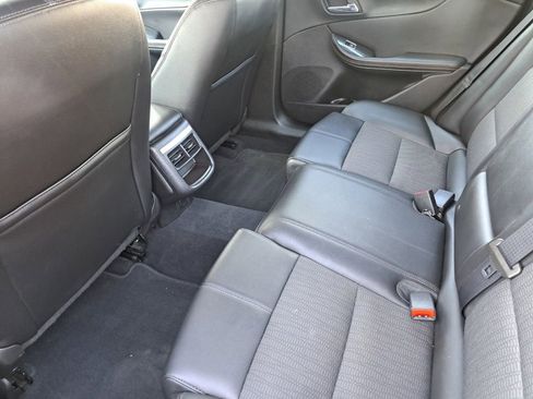 Used 2018 Chevrolet Impala LT image 20