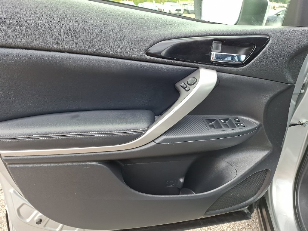 Used 2025 Mitsubishi Eclipse Cross SE AWD/4WD image 11
