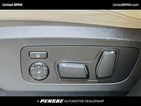 Used 2025 BMW X3 xDrive30 w/ Convenience Package AWD/4WD image 4