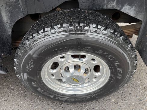 Used 2007 Chevrolet Suburban 2500 LT w/ LT Preferred Equipment Group AWD/4WD image 10