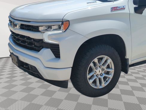 Used 2024 Chevrolet Silverado 1500 RST AWD/4WD image 9