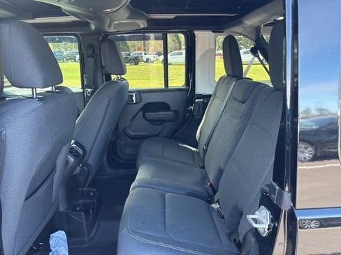 Used 2025 Jeep Wrangler Sport S image 16