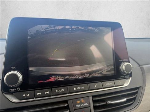 Used 2023 Nissan Altima 2.5 SV image 18