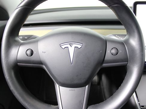 Used 2019 Tesla Model 3 Standard Range Plus image 12