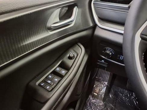 New 2024 Jeep Grand Cherokee L Laredo image 15