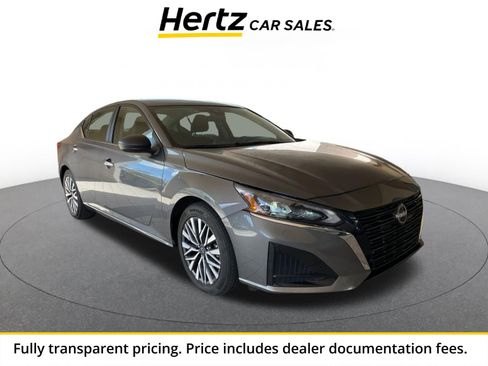 Used 2025 Nissan Altima 2.5 SV FWD image 1
