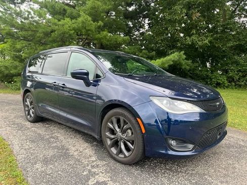 Used 2020 Chrysler Pacifica Touring-L w/ Advanced Safetytec Group FWD image 1