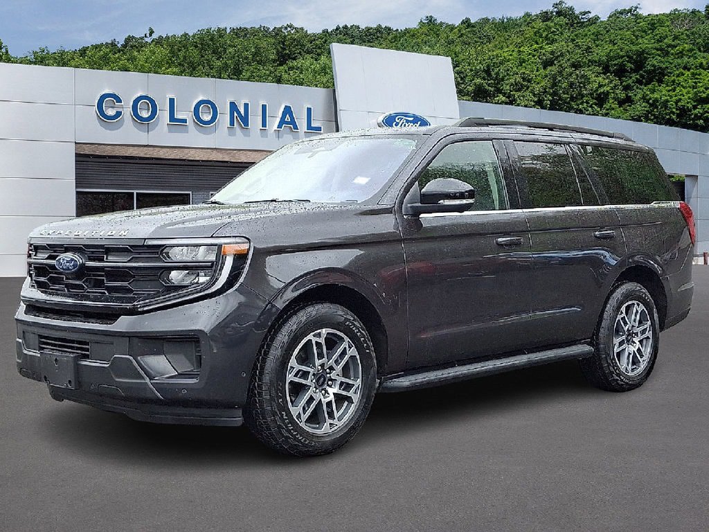 Used 2025 Ford Expedition Active AWD/4WD image 3