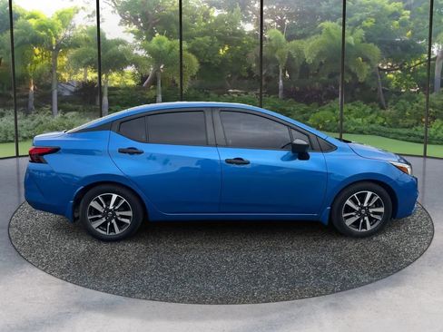 Used 2020 Nissan Versa S FWD image 4