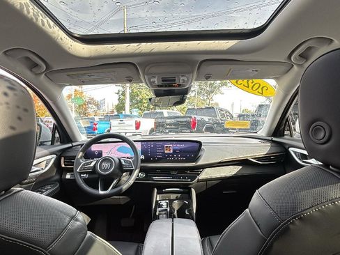 Certified 2025 Buick Envision Avenir image 26