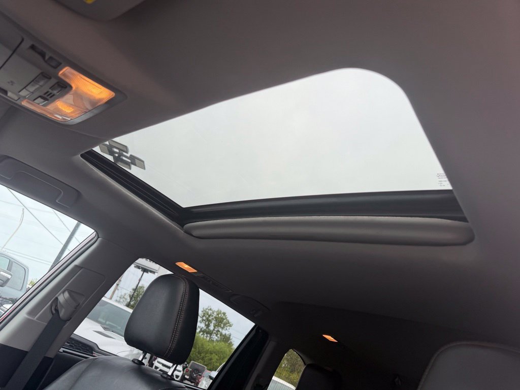 Used 2019 Toyota Highlander XLE FWD image 29