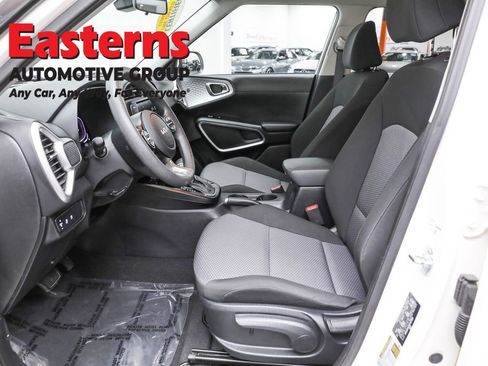 Used 2024 Kia Soul LX w/ Option Group 015 image 14