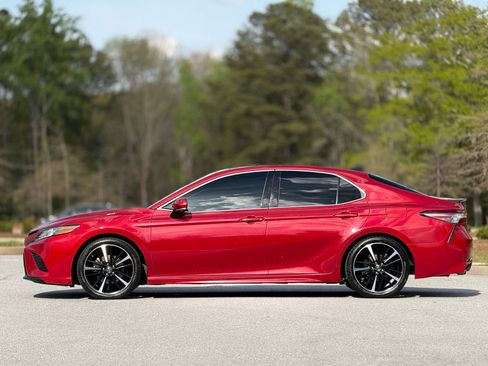 Used 2019 Toyota Camry XSE image 9