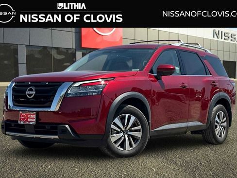 Used 2023 Nissan Pathfinder SL image 1
