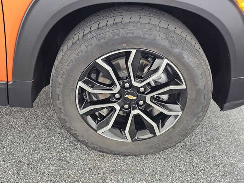 Used 2023 Chevrolet TrailBlazer ACTIV w/ Sun and Liftgate Package FWD image 9