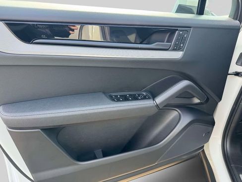 Used 2024 Porsche Cayenne Coupe image 21