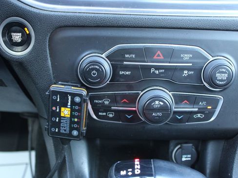 Used 2018 Dodge Charger R/T w/ Blacktop Package image 19