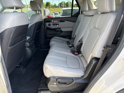 Used 2025 Honda Pilot EX-L image 30