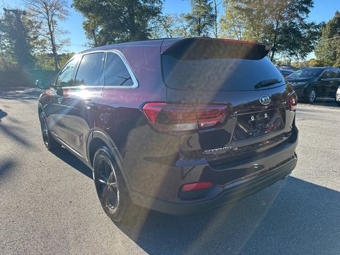 Used 2019 Kia Sorento LX image 4