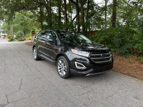 Used 2015 Ford Edge Titanium w/ Technology Package FWD image 10