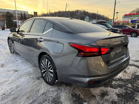 Used 2023 Nissan Altima 2.5 SV w/ SV Premium Package image 7