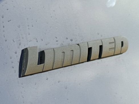 Used 2024 Toyota Tundra Limited AWD/4WD image 6