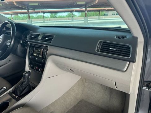 Used 2014 Volkswagen Passat TDI SE image 39