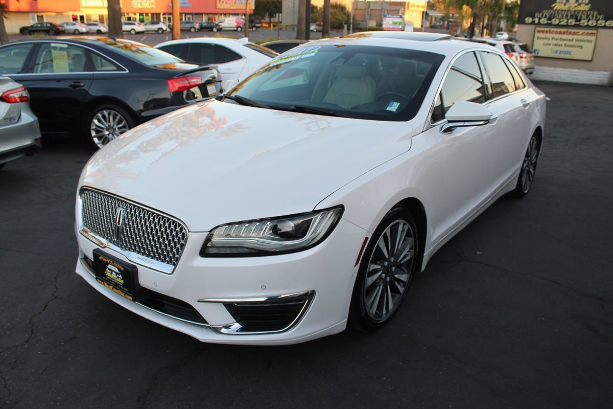 Used 2017 Lincoln MKZ Reserve w/ Technology Package FWD image 4
