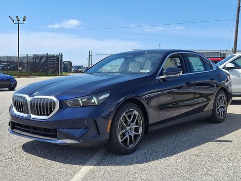 New 2026 BMW 530i xDrive w/ Premium Package AWD/4WD image 5