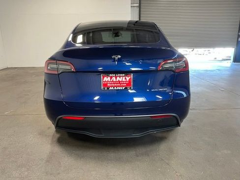 Used 2024 Tesla Model Y Long Range AWD/4WD image 4