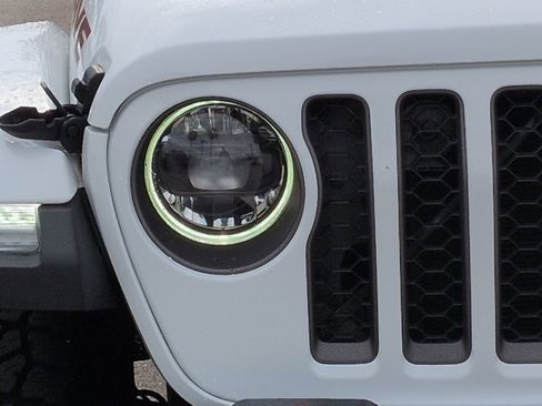 Used 2023 Jeep Gladiator Mojave w/ LED Lighting Group AWD/4WD image 9
