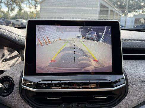 Used 2022 Jeep Compass Latitude image 19