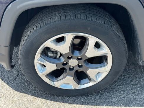 Used 2019 Jeep Compass Limited AWD/4WD image 10